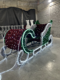 Световая фигура Сани со скамьей