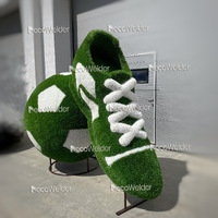 Фигура из искусственной травы - Бутса с мячом